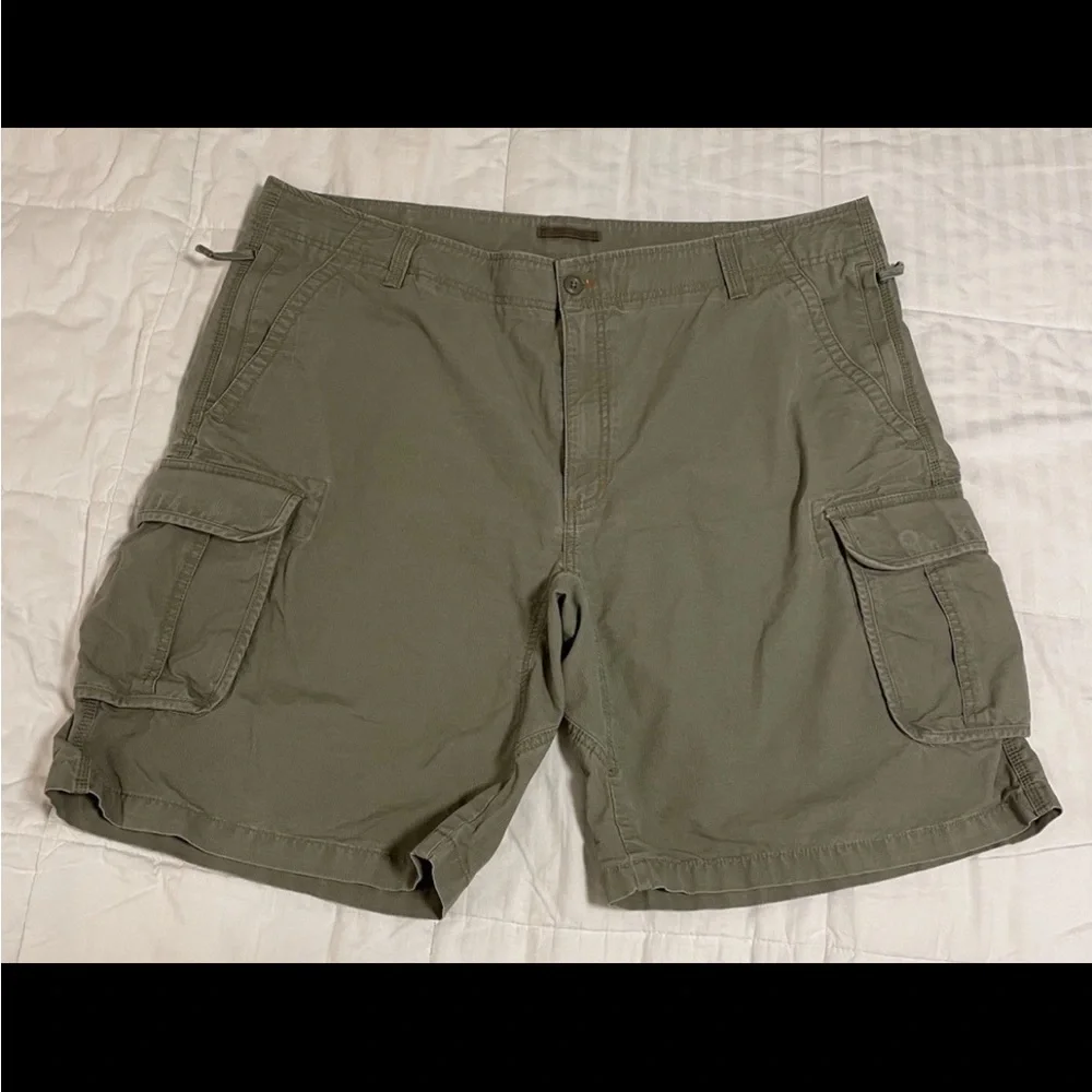 LL Bean Cargo Shorts Mens 44W Army Green Natural Fit 10